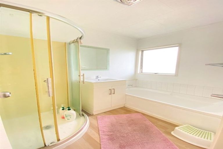 Photo of property in 87 Flat Bush Road, Clover Park, Auckland, 2023