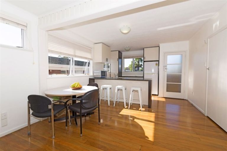 Photo of property in 209b Edmonton Road, Te Atatu South, Auckland, 0610