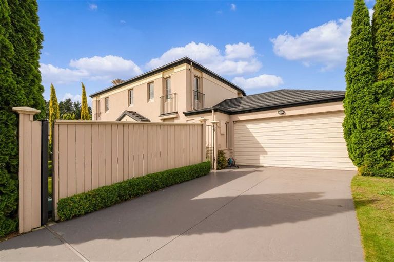 Photo of property in 12 Chateau Drive, Burnside, Christchurch, 8053