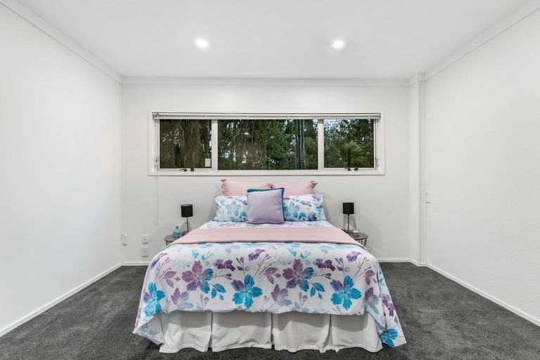 Photo of property in 354 Forest Hill Road, Waiatarua, Auckland, 0612