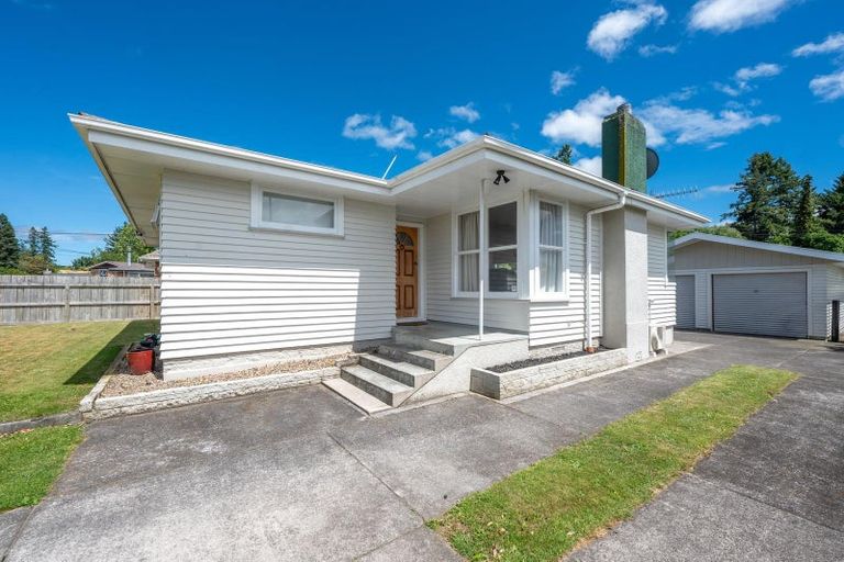 Photo of property in 35 Martin Street, Utuhina, Rotorua, 3015
