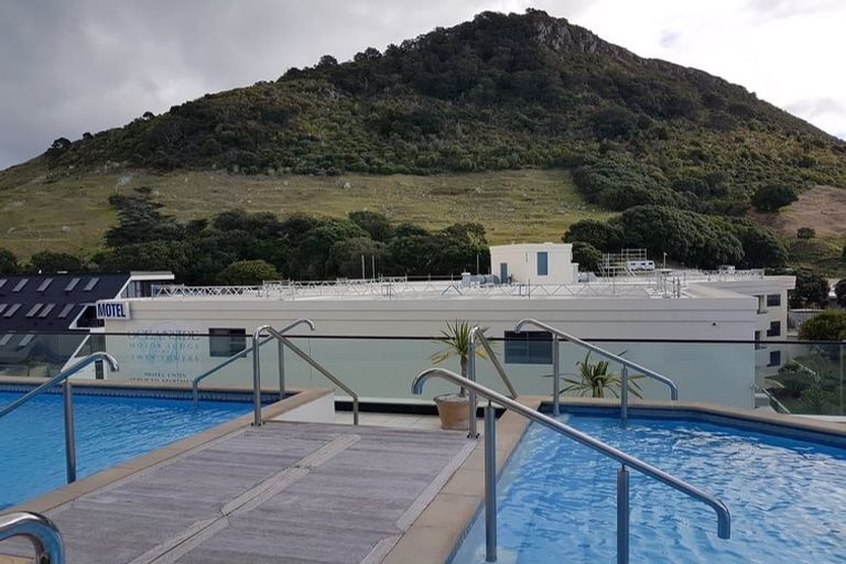 Photo of property in 2/6 Marine Parade, Mount Maunganui, 3116