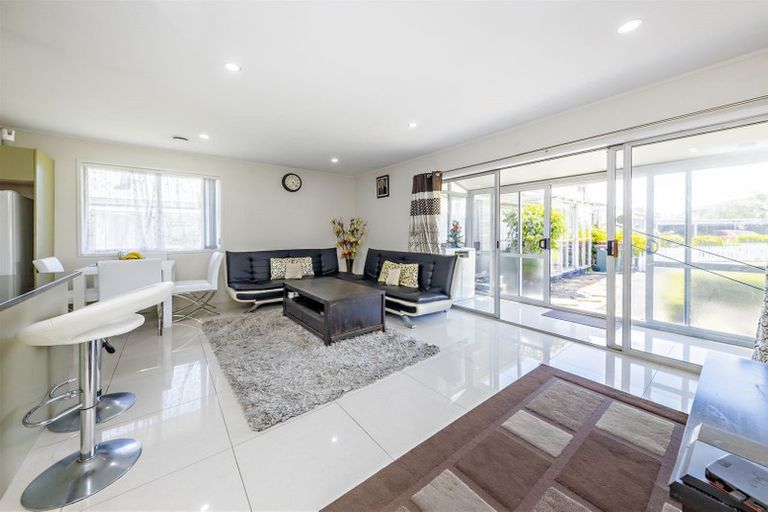 Photo of property in 4/17a Rose Road, Papatoetoe, Auckland, 2025