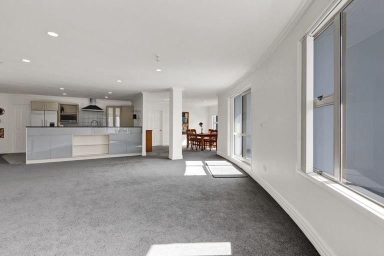 Photo of property in 1e Queen Street, New Plymouth, 4310