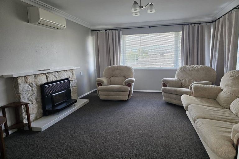 Photo of property in 52 Karaka Crescent, Levin, 5510