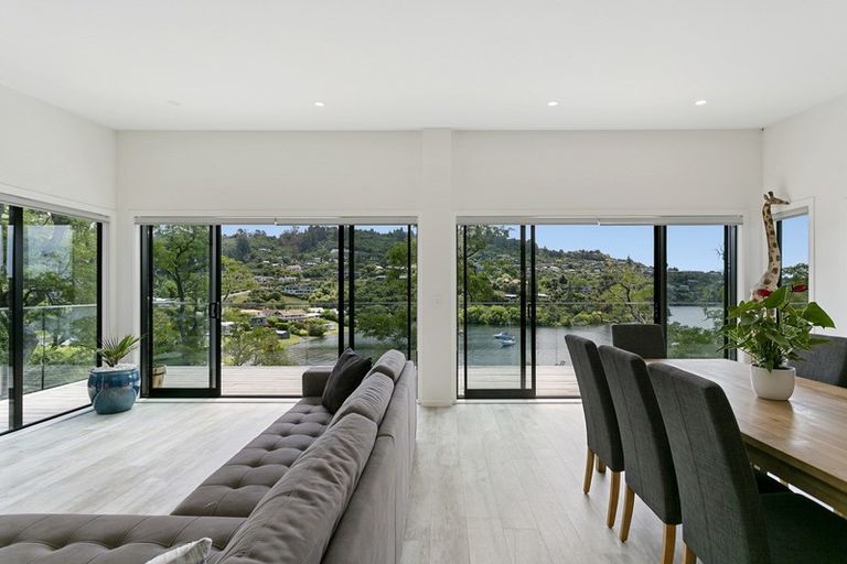 Photo of property in 19 Parawera Drive, Acacia Bay, Taupo, 3330
