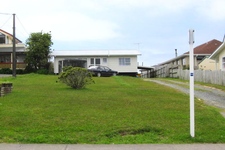 Photo of property in 28 Shakespear Road, Army Bay, Whangaparaoa, 0930