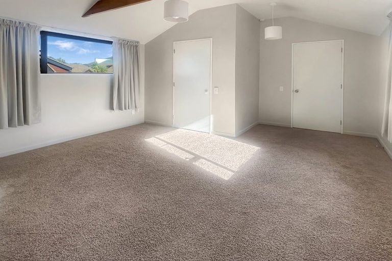 Photo of property in 2/136 Karori Road, Karori, Wellington, 6012