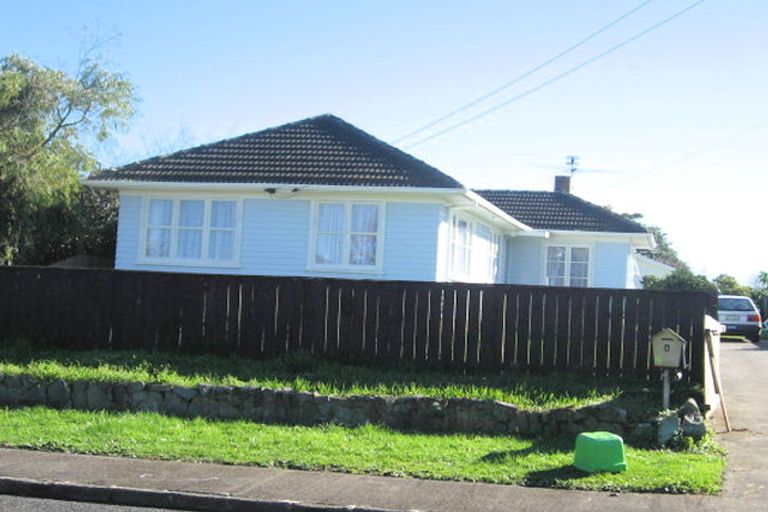 Photo of property in 1 Surrey Street, Manurewa, Auckland, 2102