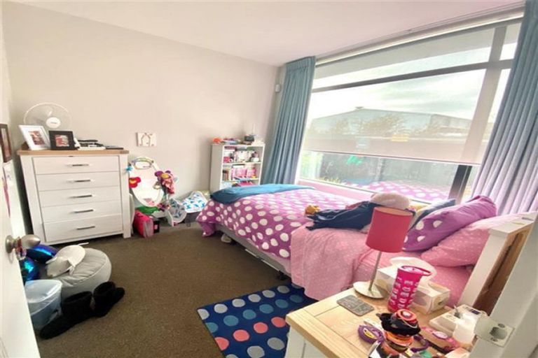 Photo of property in 19 Lieutenant Lane, Papakura, 2110
