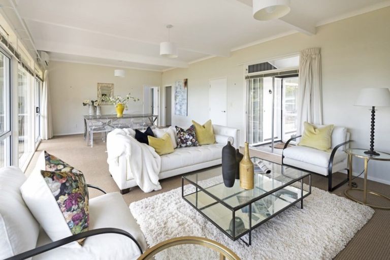 Photo of property in 72a Marine Parade, Mellons Bay, Auckland, 2014