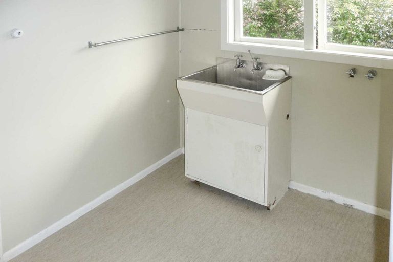 Photo of property in 32 Kervil Avenue, Te Atatu Peninsula, Auckland, 0610