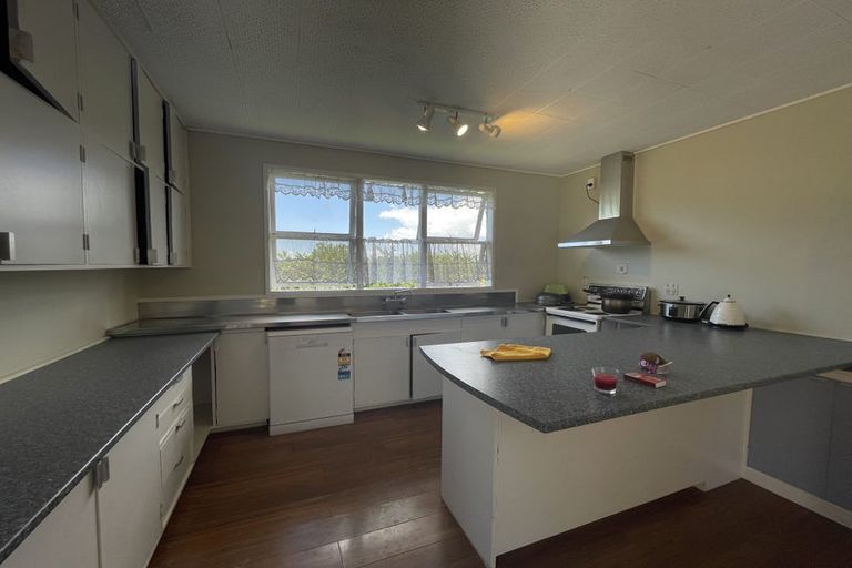 Photo of property in 23 Downsview Road, Pakuranga Heights, Auckland, 2010