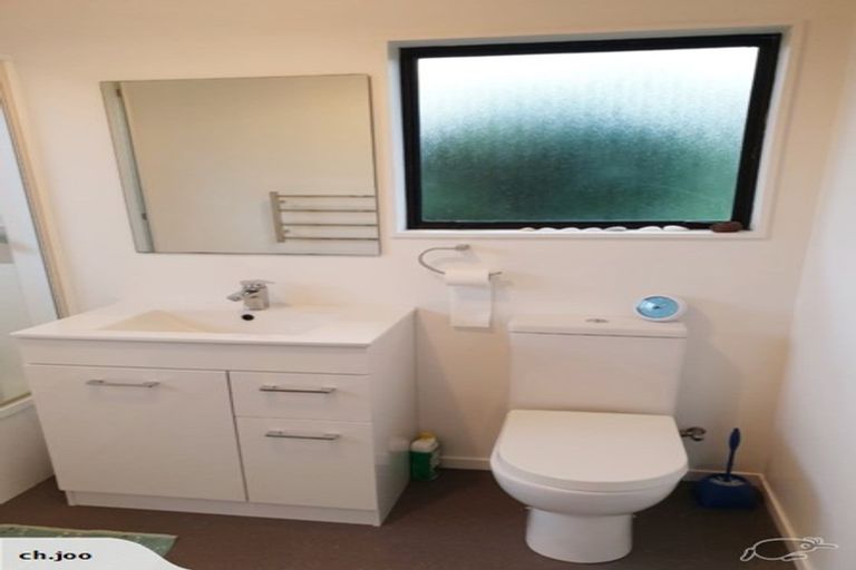 Photo of property in 3 Cassandra Grove, Totara Vale, Auckland, 0629