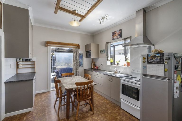 Photo of property in 173 Bridge Street, Bulls, 4818