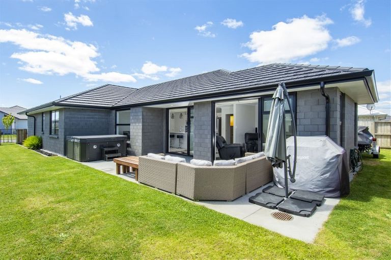 Photo of property in 59 Te Wharo Drive, Papamoa, 3118