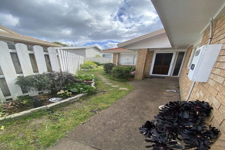 Photo of property in 24a Martin Jugum Lane, Ranui, Auckland, 0612