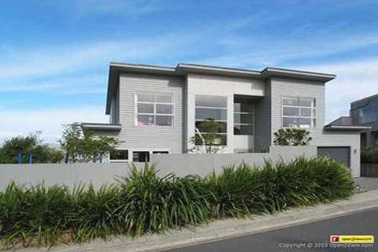 Photo of property in 48 Saint Ives Drive, Camborne, Porirua, 5026