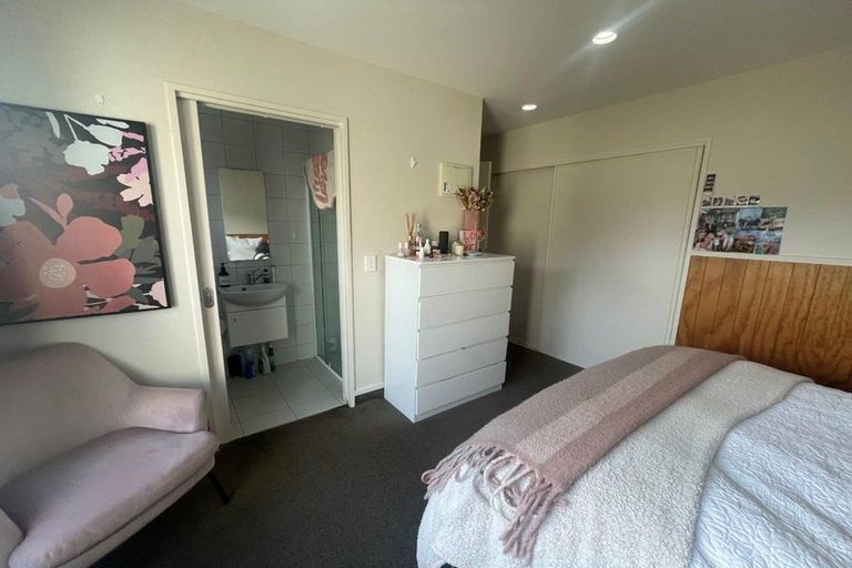 Photo of property in 27c Newnham Terrace, Upper Riccarton, Christchurch, 8041