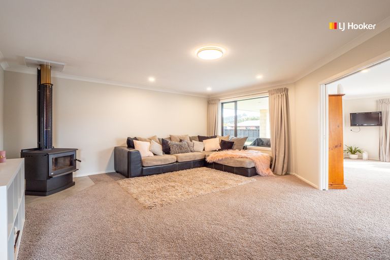 Photo of property in 74 Grandvista Drive, Green Island, Dunedin, 9018