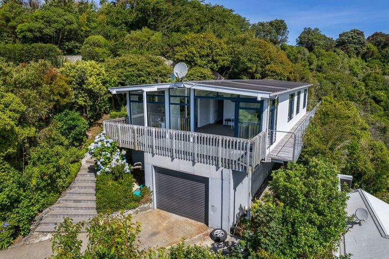 Photo of property in 12a Silverbirch Grove, Churton Park, Wellington, 6037