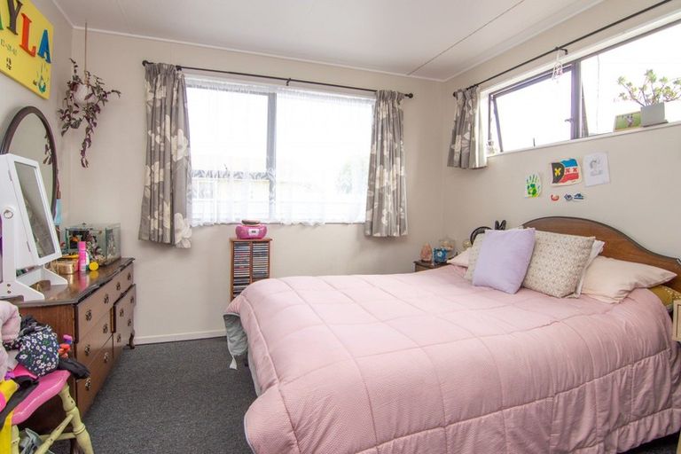 Photo of property in 6 Robinson Crescent, Westbrook, Palmerston North, 4412