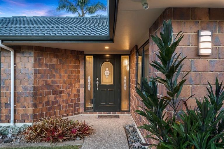 Photo of property in 45 Sapperton Drive, Henderson, Auckland, 0612