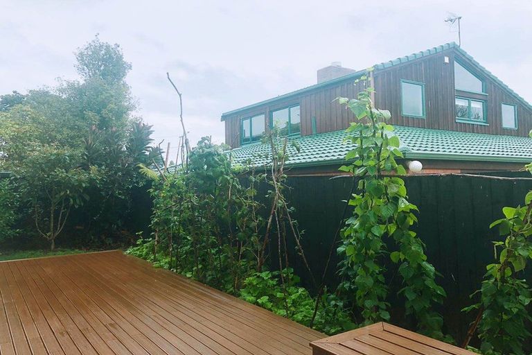 Photo of property in 10b Harrybrook Road, Green Bay, Auckland, 0604