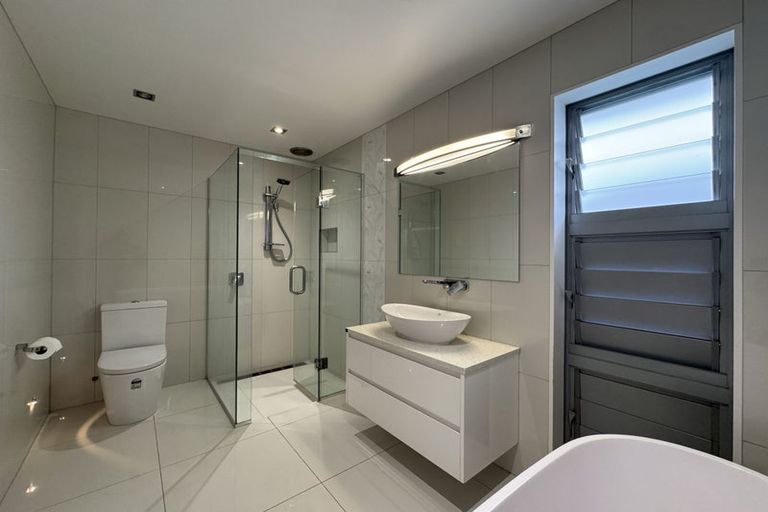 Photo of property in 16 Bucklands Beach Road, Bucklands Beach, Auckland, 2012