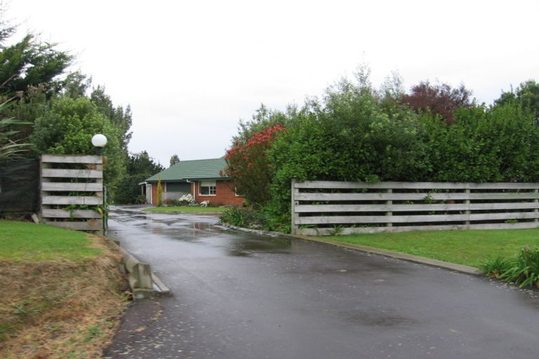 Photo of property in 47 Schnell Drive, Kelvin Grove, Palmerston North, 4414