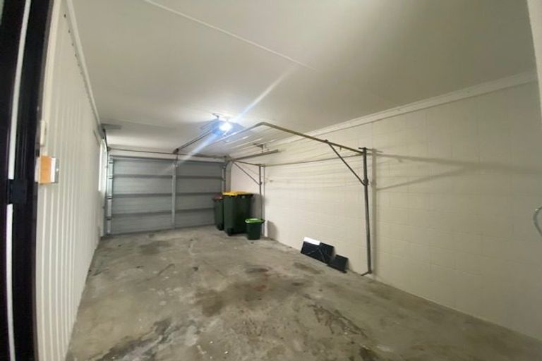 Photo of property in 2/2 Casuarina Road, Half Moon Bay, Auckland, 2012