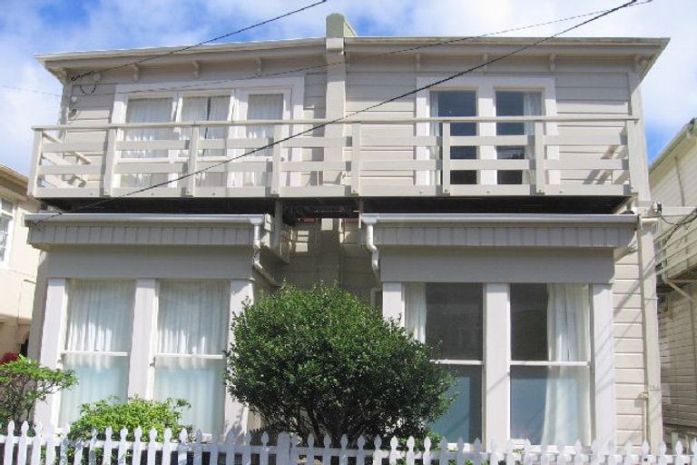 Photo of property in 3/110 Austin Street, Mount Victoria, Wellington, 6011