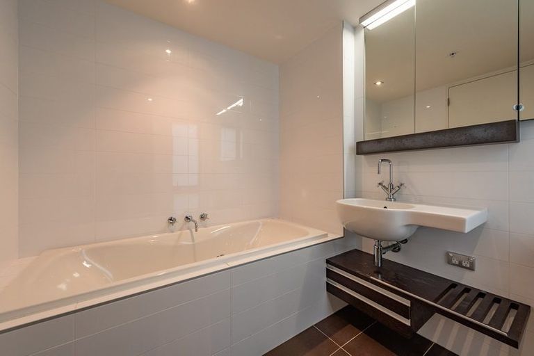 Photo of property in Mariner, 1a/140 Oriental Parade, Oriental Bay, Wellington, 6011