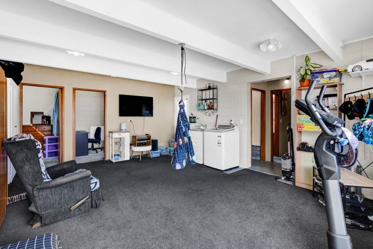 Photo of property in 5 Pokaka Place, Inglewood, 4330