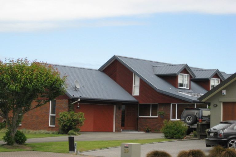 Photo of property in 37 O'connor Place, Burnside, Christchurch, 8053