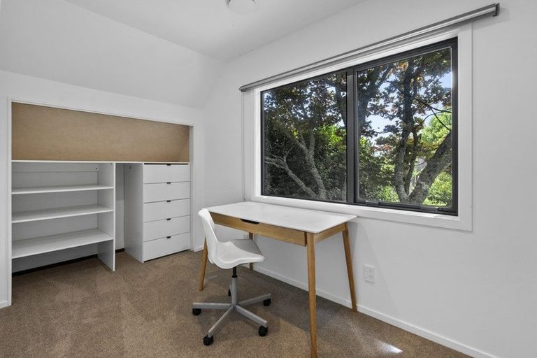 Photo of property in 40d Karina Road, Merrilands, New Plymouth, 4312