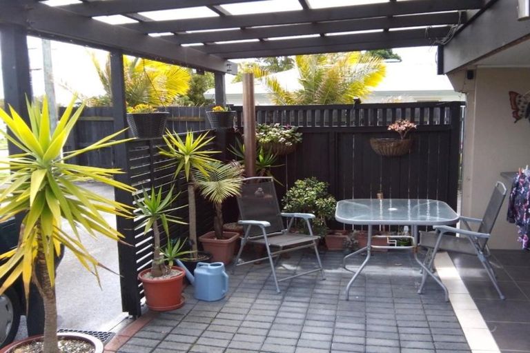 Photo of property in 6/125a Birkdale Road, Birkdale, Auckland, 0626