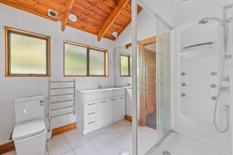 Photo of property in 380 Paremoremo Road, Paremoremo, Auckland, 0632