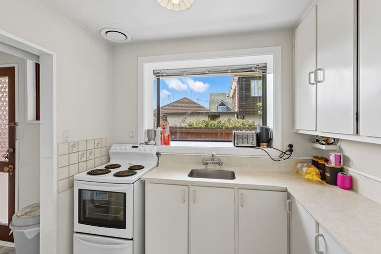 Photo of property in 12 Harkness Place, Avonhead, Christchurch, 8042