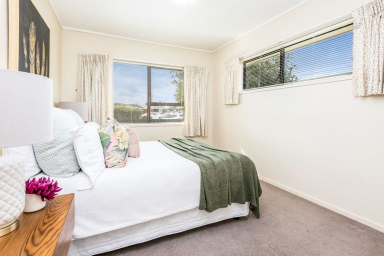 Photo of property in 1/95 Botany Road, Botany Downs, Auckland, 2010