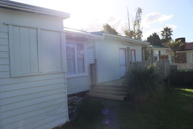 Photo of property in 13 Surrey Street, Manurewa, Auckland, 2102