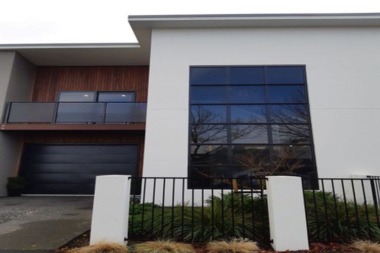 Photo of property in 2/13 Beale Street, Hamilton East, Hamilton, 3216