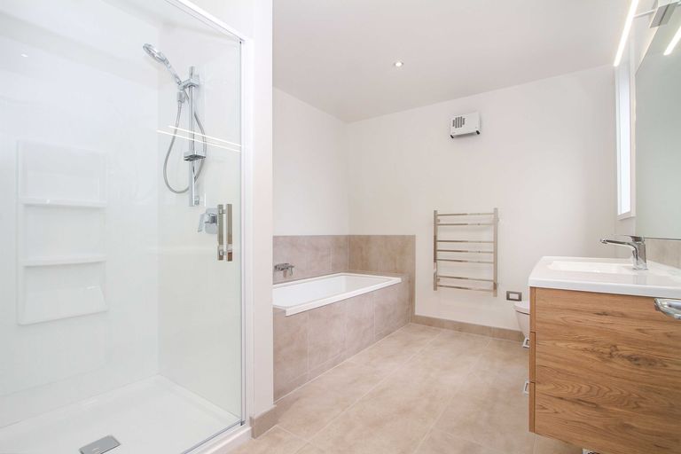 Photo of property in 33 Wallace Road, Ranui, Auckland, 0612