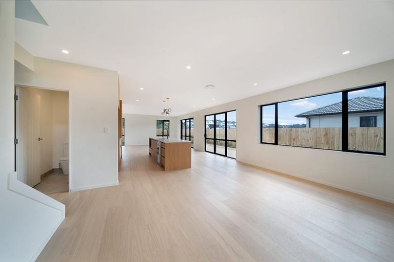 Photo of property in 41b Candia Road, Swanson, Auckland, 0614