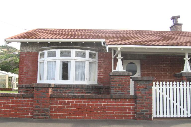 Photo of property in 90 Freyberg Street, Lyall Bay, Wellington, 6022