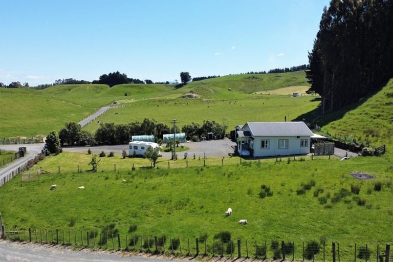 Photo of property in 114 Glengarry Road, Dannevirke, 4978