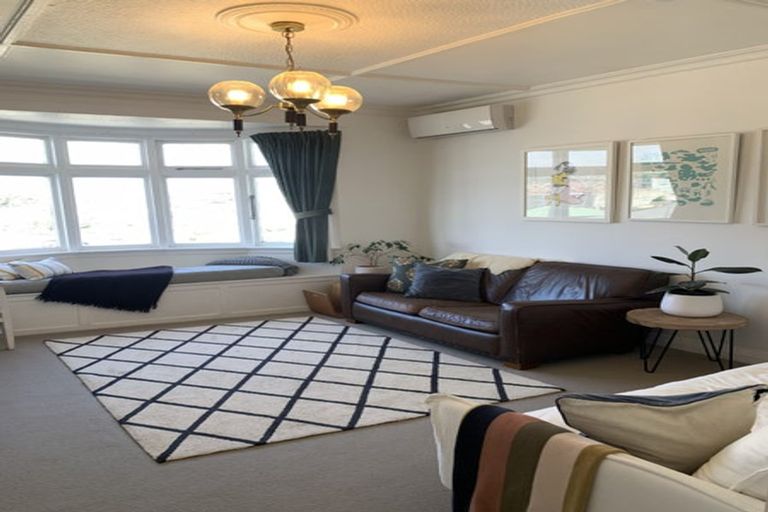 Photo of property in 22 Queens Drive, Kilbirnie, Wellington, 6022