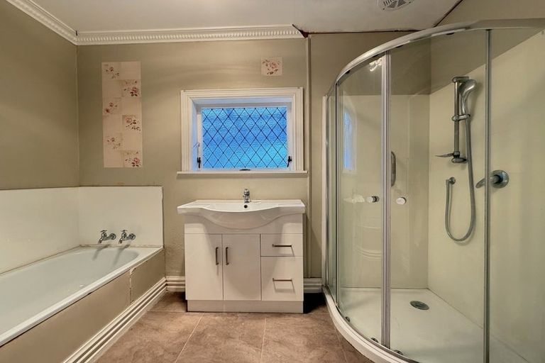 Photo of property in 2 Aparima Avenue, Miramar, Wellington, 6022