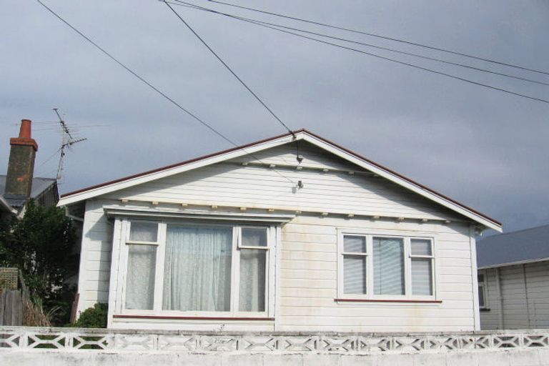 Photo of property in 204 Coutts Street, Rongotai, Wellington, 6022