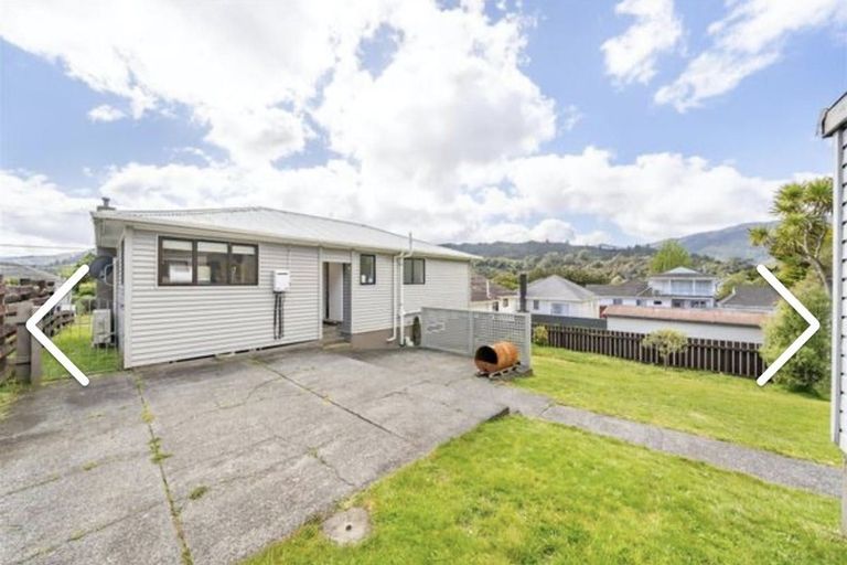 Photo of property in 17 Mcgowan Road, Wainuiomata, Lower Hutt, 5014